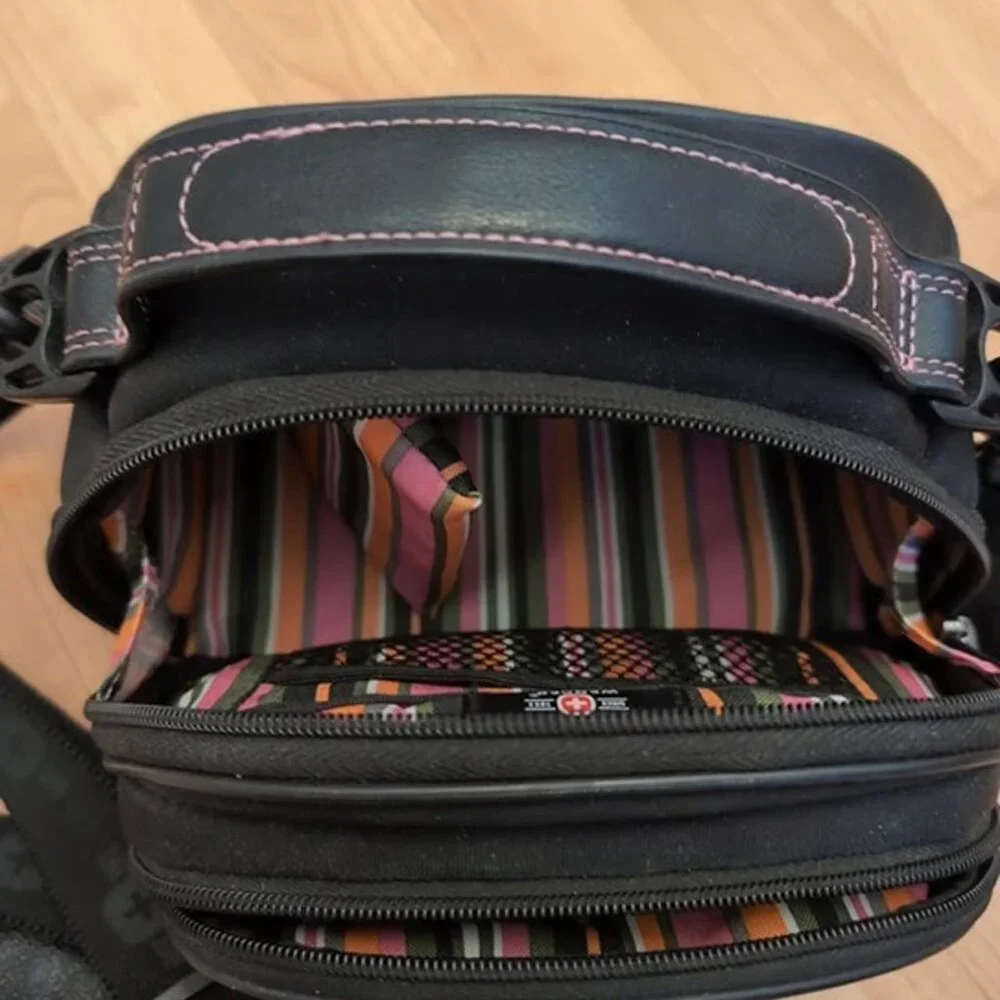 Wenger Black / Pink Camera Bag